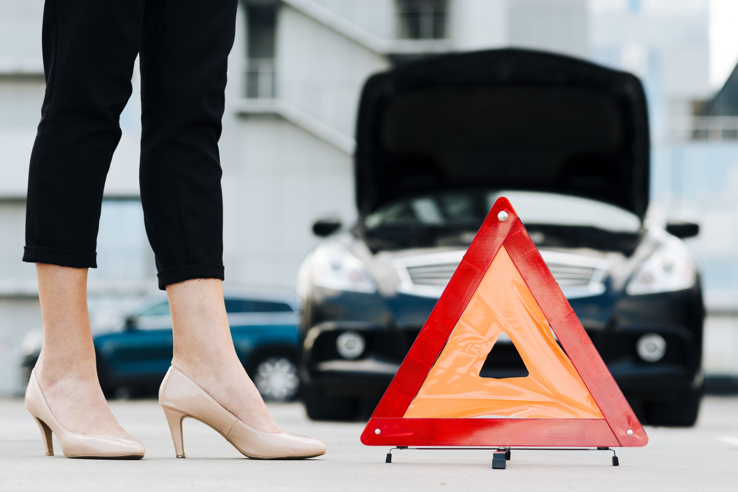 6 Most common warning signs before your car needs a service - PAL